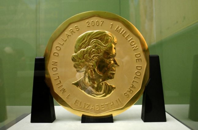Police release video of thieves who stole €1 million-coin from Berlin museum