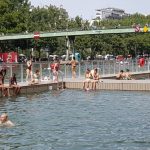 Paris canal swimming pool opens with a splash