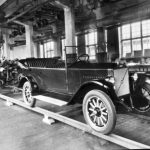 The first series-produced Volvo rolls off the production line in 1927. It cost 4,800 kronor and reached a top speed of 90 km/h.Photo: Pressens Bild