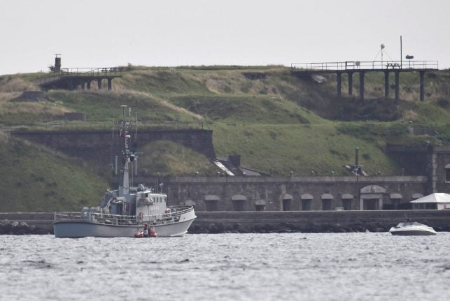 Missing submarine found off Copenhagen, search called off