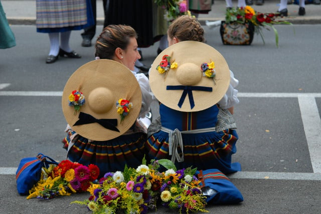 What you need to know about Switzerland’s Unspunnen, the world's largest traditional festival