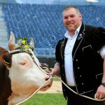 16,000 spectators watched the 32-year-old win the competition - his prize was a cowPhoto: Photo: Andy Mettler/Swiss-image.ch