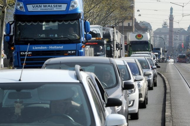 Diesel at crossroads as Germany's car bosses, politicians meet