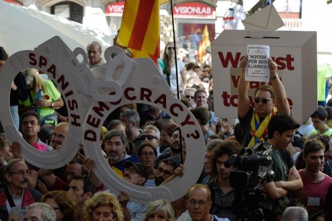 VIDEO: Angry protests break out in Barcelona as police detain Catalan officials