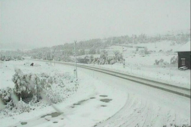 Early snow in Norway makes driving hazardous