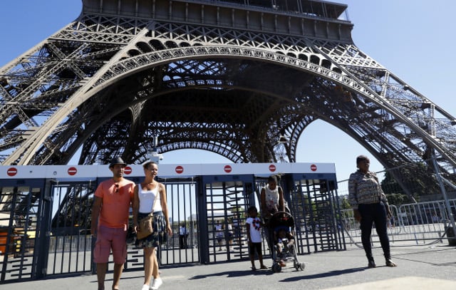 Paris: Work begins on Eiffel Tower's bulletproof glass wall