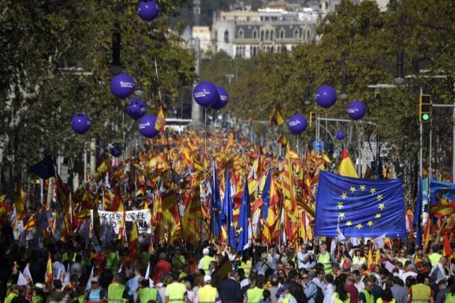 Pro-unity march in heart of 'independent' Catalonia
