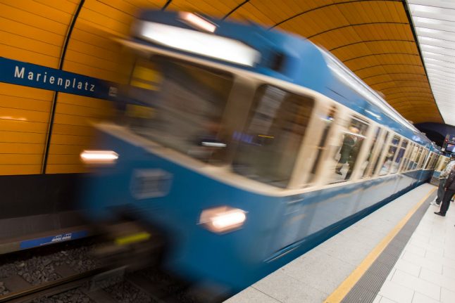 Police arrive at Munich U-Bahn after sex pair shock commuters