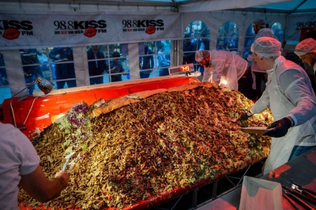 Berliners break world record with 423kg döner kebab