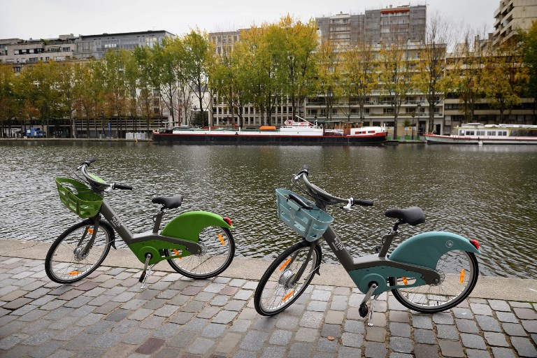 Pedal power Paris unveils new 25km/h electric Velib' bikes The Local