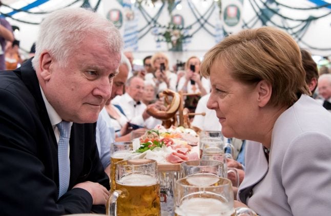 Merkel finally agrees to 'refugee cap' after tricky summit with Bavarian ally
