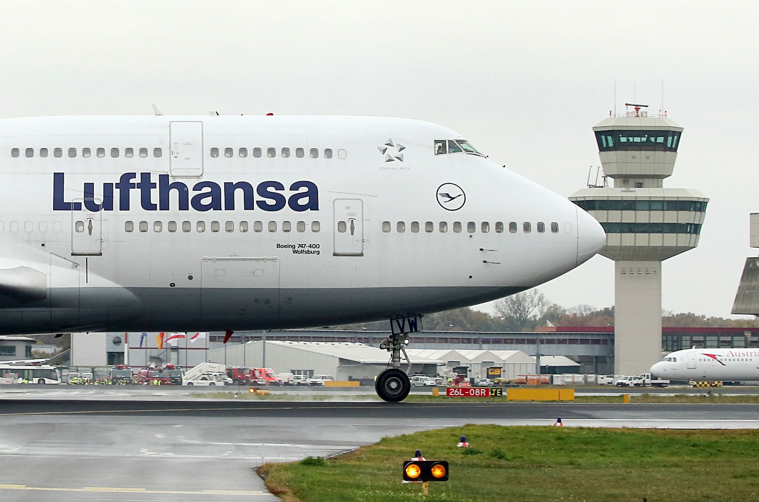 Cartel Authorities Probe Lufthansa After Domestic Flight Prices Explode