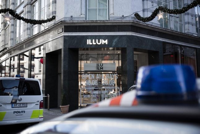 Gas pistols fired in Copenhagen department store robbery