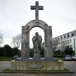 Poles launch petition against French plan to axe cross in Breton town