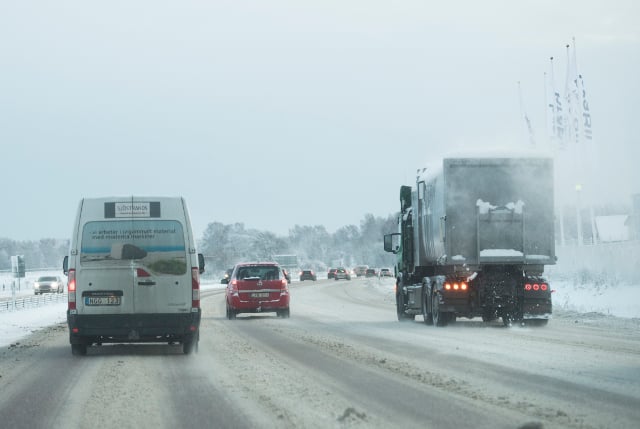 Onset of snow causes string of road accidents in southern Sweden
