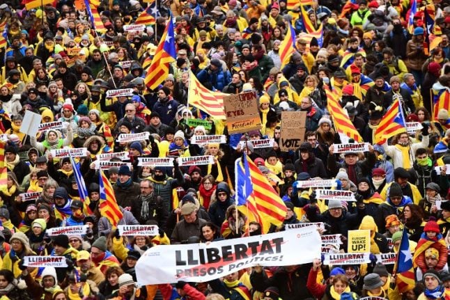Spanish judge expands probe into Catalan separatists