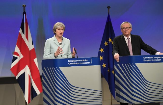EU and UK reach initial agreement on citizens' rights, no Irish border and divorce settlement