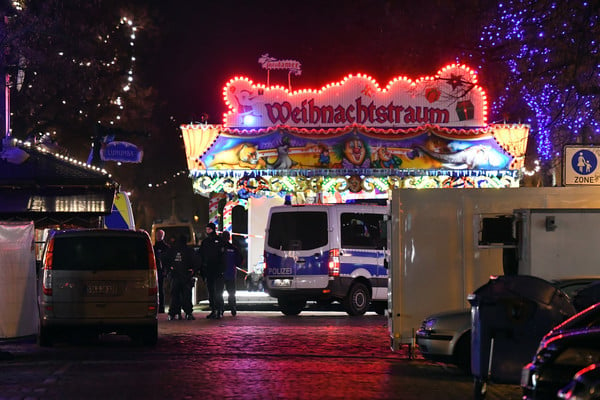 German police: 'Unlikely' that Christmas market was target of bomb scare