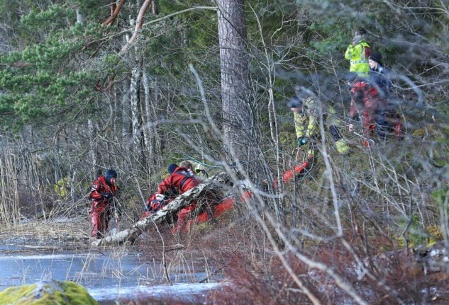 Two ice skaters killed in accident on Swedish lake
