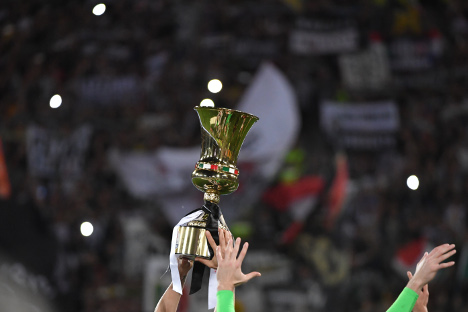 Holders Juventus into Italian Cup semi-finals