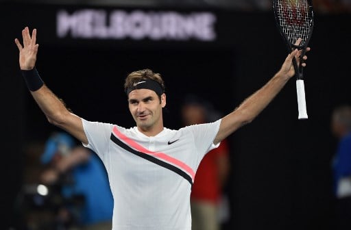 Federer breezes into second round in Melbourne