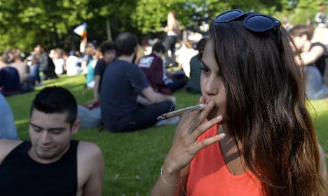 France to slash fines for pot smokers amid rise in cannabis use