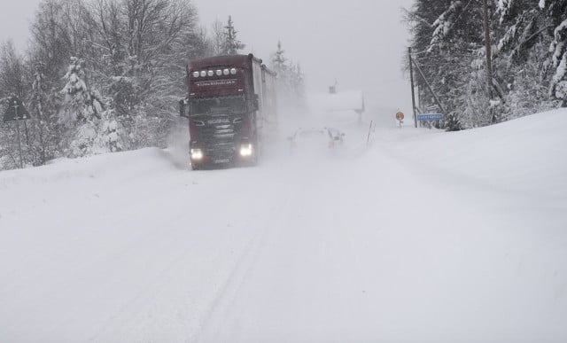 Weather warnings across most of Sweden with traffic problems predicted