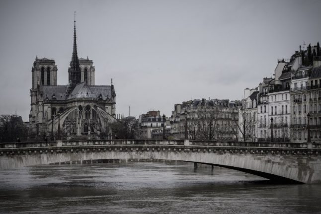Paris floods LATEST images: Swollen River Seine keeps on rising