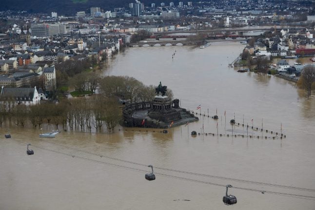 Rhine closed to shipping between Duisburg and Koblenz due to high waters