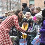 The Duchess of Cambridge talking to children.Photo: Jonas Ekströmer/ TT