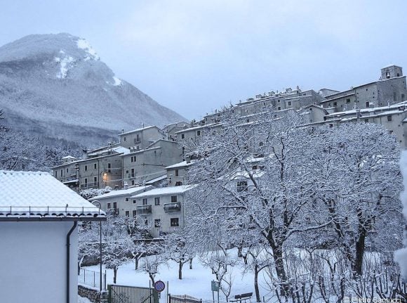 Snow over Vesuvius and frosty deer in Abruzzo: Italy is a winter wonderland right now