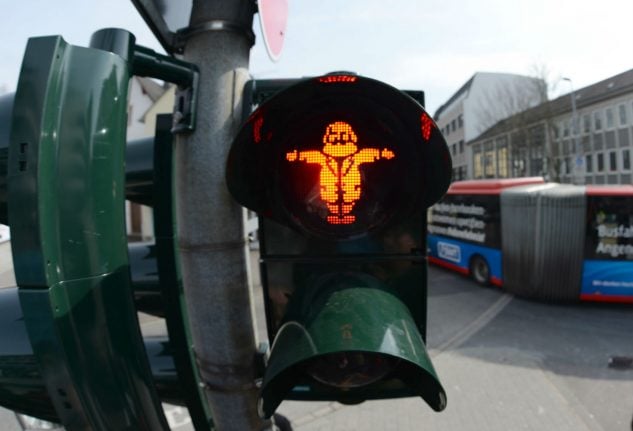 Walkers of the world unite: Marx traffic light installed in his hometown