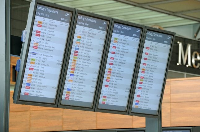 Monitors at Berlin airport to be replaced for €500,000 before ever being used