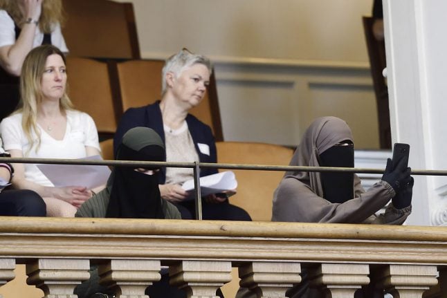 Police will not forcibly remove veils from women: Danish justice minister