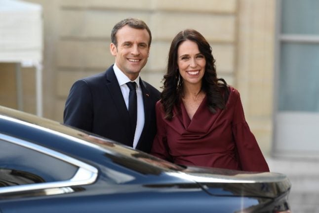 New Zealand PM visits France to talk free-trade (and sore feet)