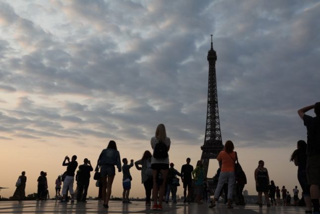 Paris: Strike by security staff forces closure of Eiffel Tower