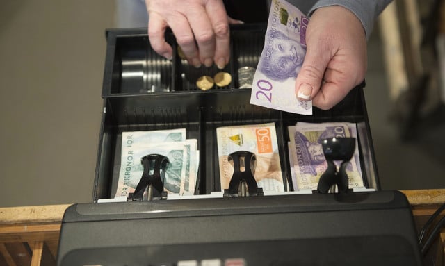 We could cope with a cash-free society, Swedes say