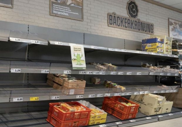 Bee-n and gone: Hanover supermarket warns customers of bee-less world