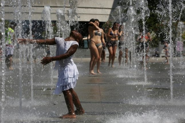 France set for scorching (and stormy) weekend with mercury to rise above 30C