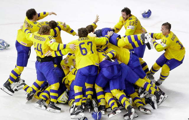 Sweden’s hockey heroes to greet fans in Stockholm today