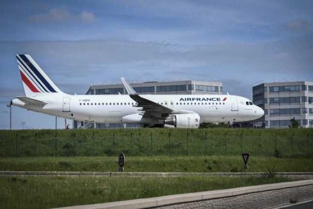 Air France to lose €300 million in earnings over strike action