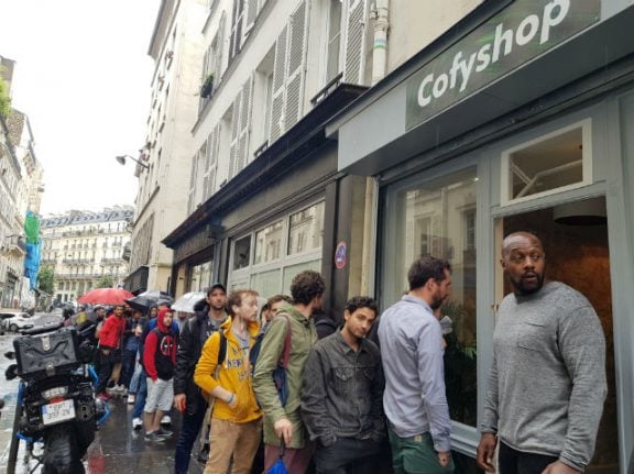 Paris: Cannabis 'coffee shops' raided and closed by police