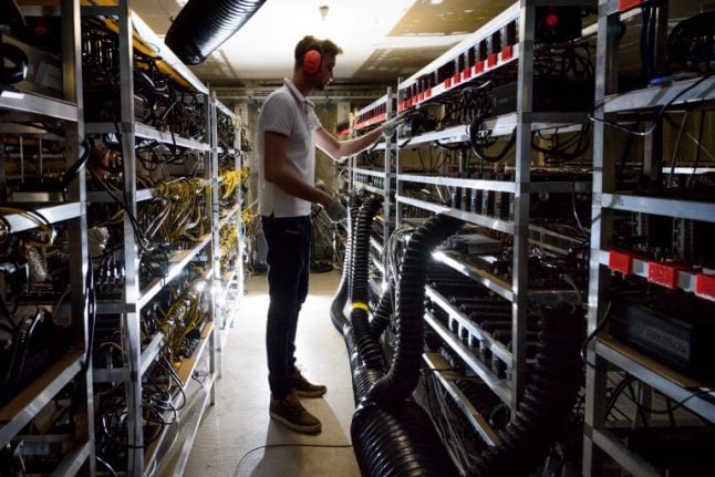 Bitcoin could 'bring internet to a halt': BIS