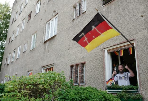 Is a pessimistic political mood affecting the German national team?