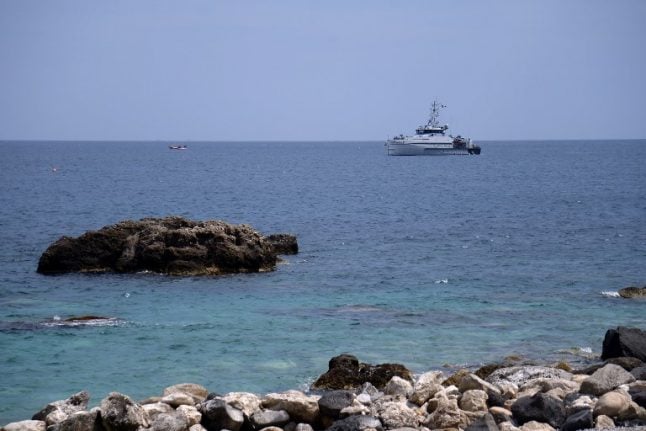Italian police seize 10 tonnes of hashish on high seas