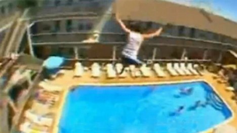 Dangerous craze: surgeon warns on balcony-jumping trauma in Balearic Islands