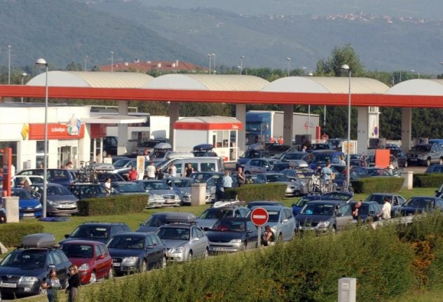 French couple warn of service station scam after being conned by 'British family'