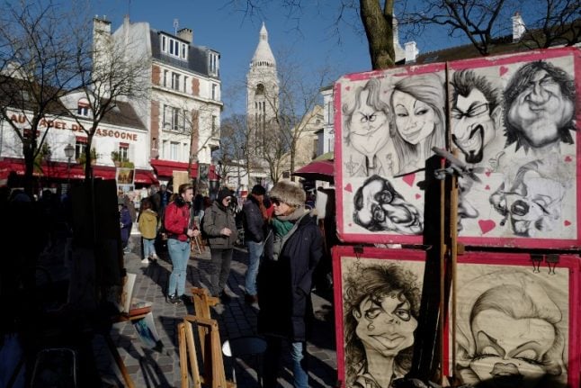 Paris: Montmartre painters threaten to down brushes over bulging café terraces