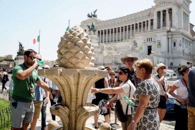 Rome police seek tourists who skinny-dipped outside national monument