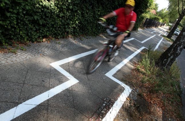 WATCH: 'Hair-brained' zig-zag bike lane opens in Berlin